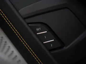 Urus Graphite Capsule   Matt Paint   Carbon Pack