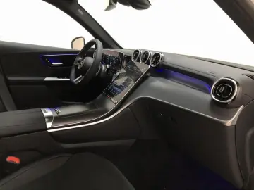 GLC 220 d 4M AMG  Kamera AHK Pano DIGITAL LIGHT