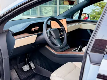 Tesla Model X Long Range