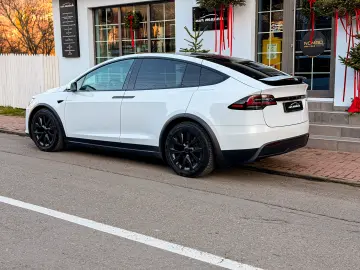 Tesla Model X Long Range
