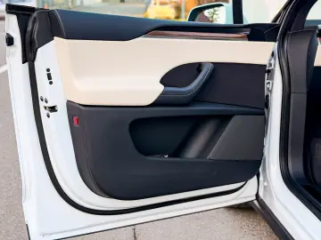 Tesla Model X Long Range