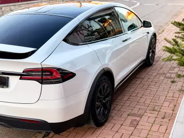 Tesla Model X Long Range