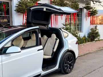 Tesla Model X Long Range