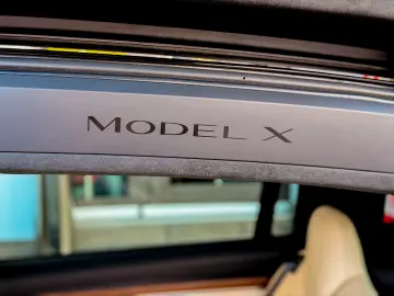 Tesla Model X Long Range