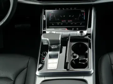 Q8 55 TFSI qu. S line (Ext) AHK Matrix HuD Air