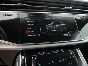 Q8 55 TFSI qu. S line (Ext) AHK Matrix HuD Air