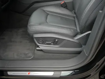 Q8 55 TFSI qu. S line (Ext) AHK Matrix HuD Air