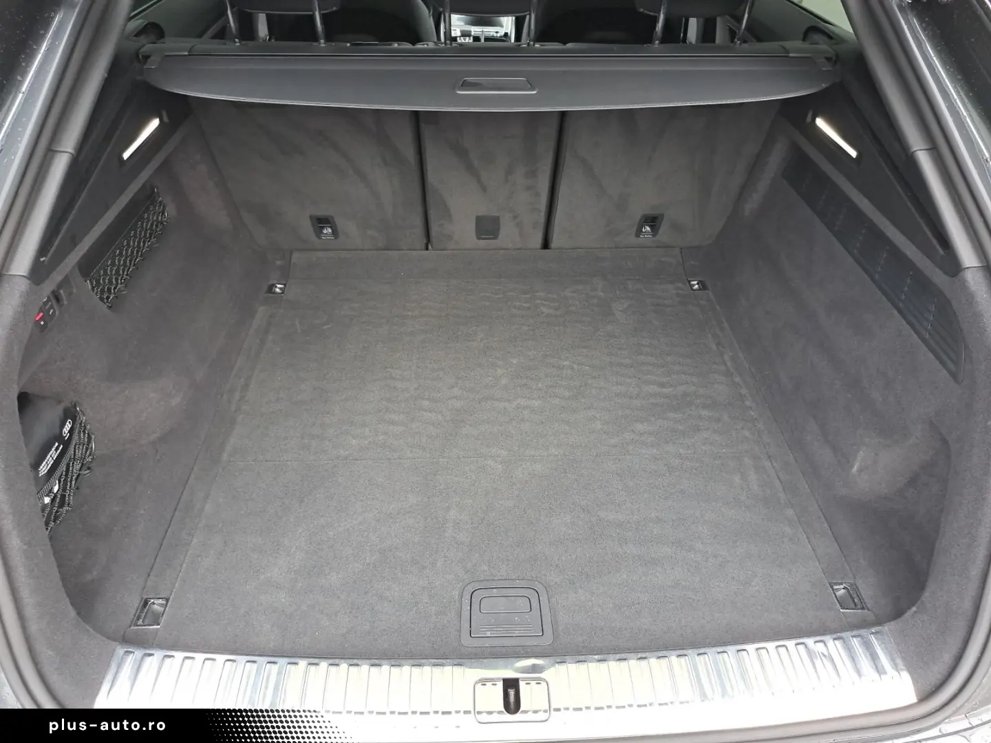 Q8 55 TFSI quattro tiptr. S line PANO AHK KAM 23