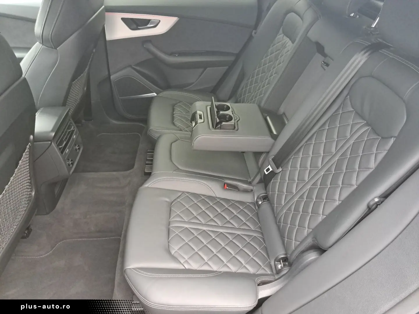 Q8 55 TFSI quattro tiptr. S line PANO AHK KAM 23