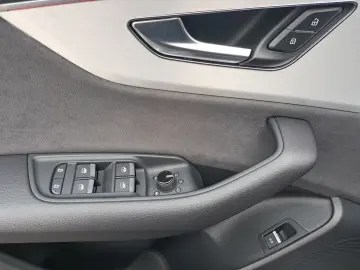 Q8 55 TFSI quattro tiptr. S line PANO AHK KAM 23