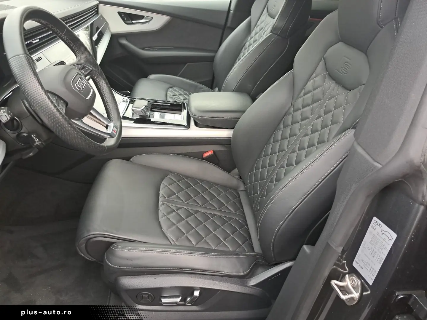 Q8 55 TFSI quattro tiptr. S line PANO AHK KAM 23