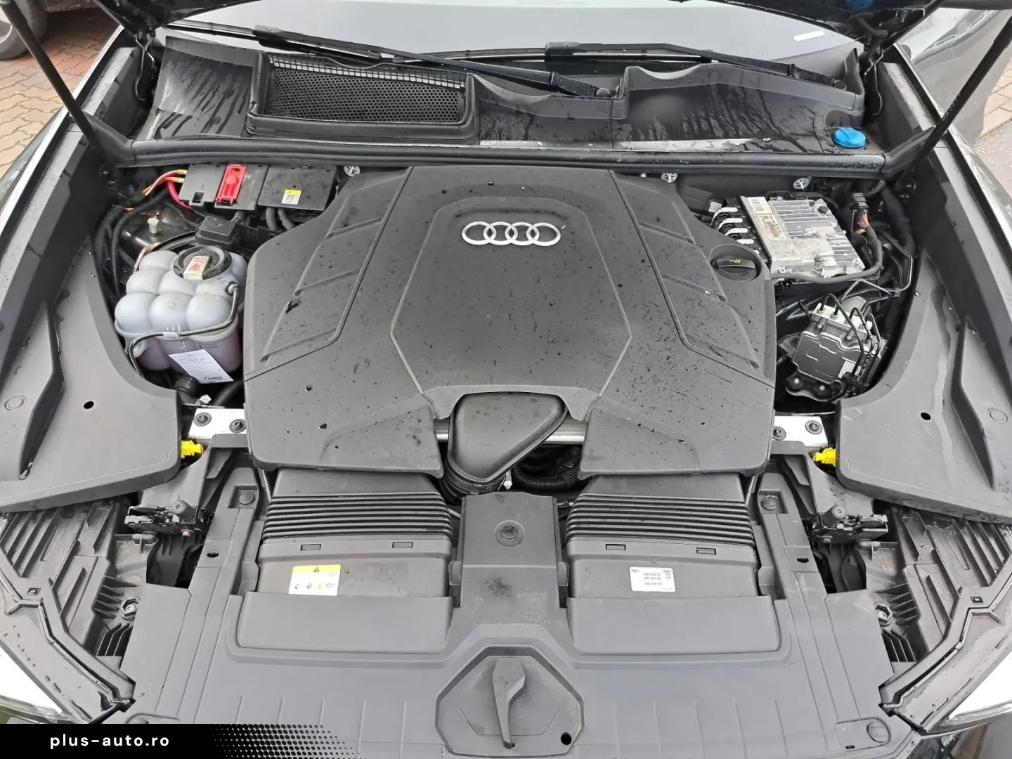 Q8 55 TFSI quattro tiptr. S line PANO AHK KAM 23