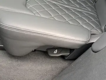 Q8 55 TFSI quattro tiptr. S line PANO AHK KAM 23