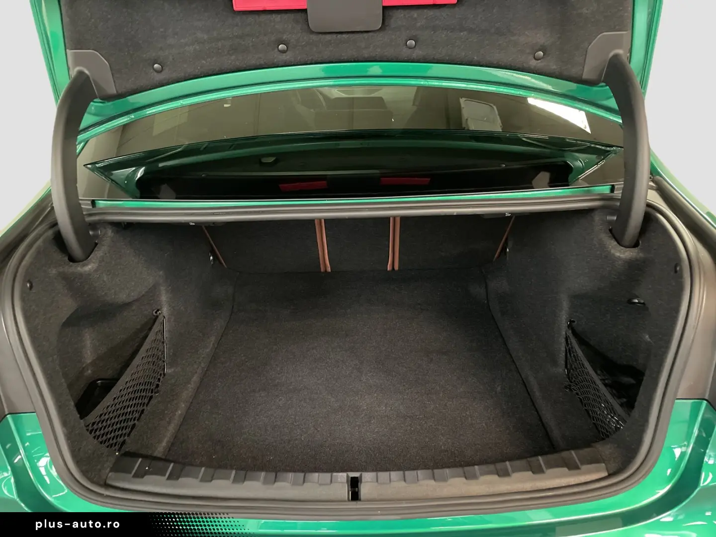 M3 Competition M xDrive Limousine Harman K