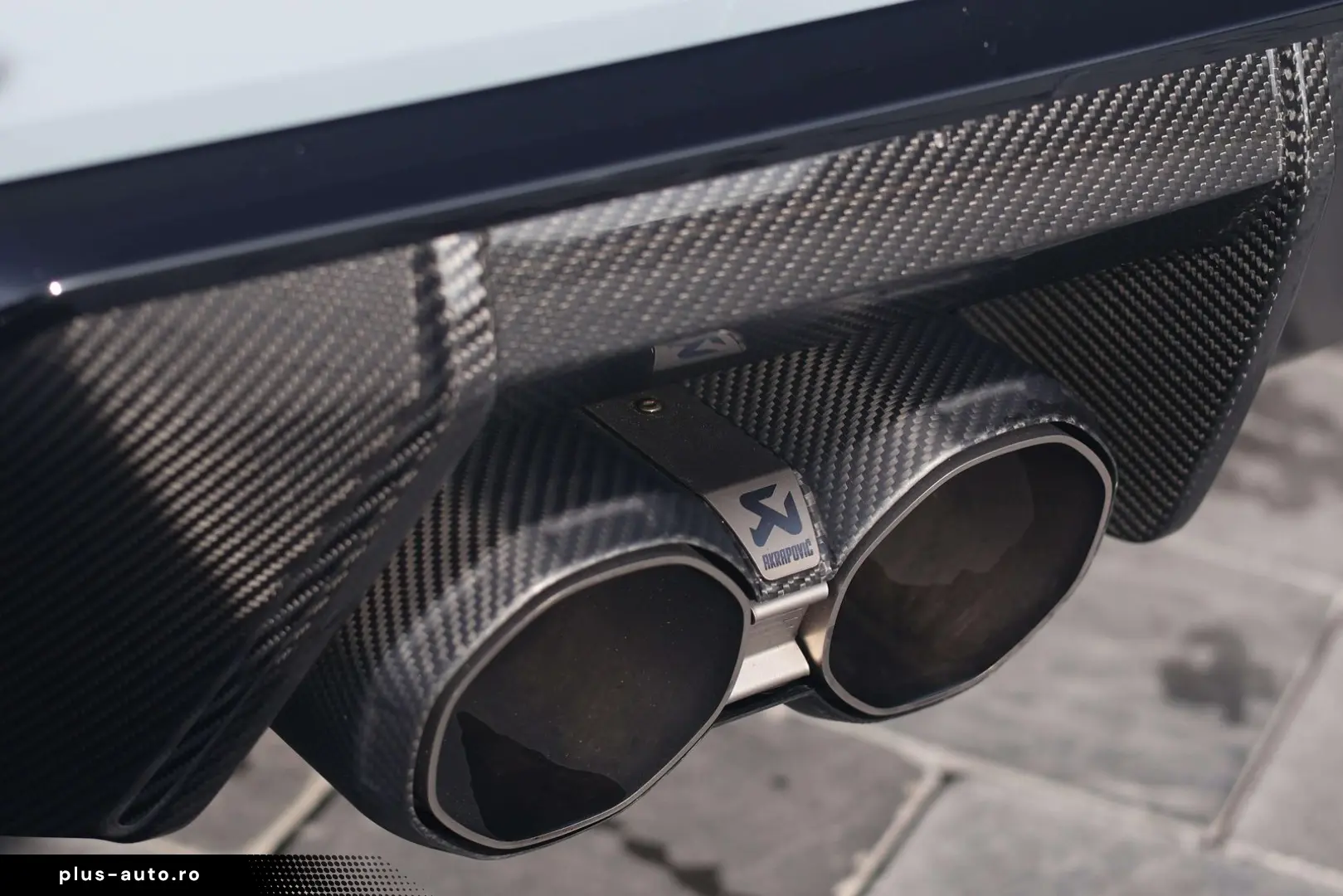 M3 Competition  Akrapovic  Carbon  H K  HUD  360