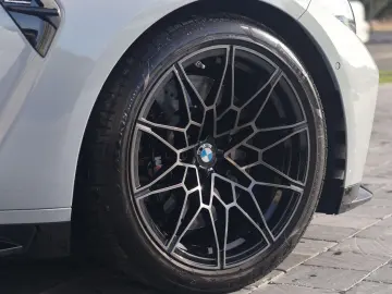 M3 Competition  Akrapovic  Carbon  H K  HUD  360