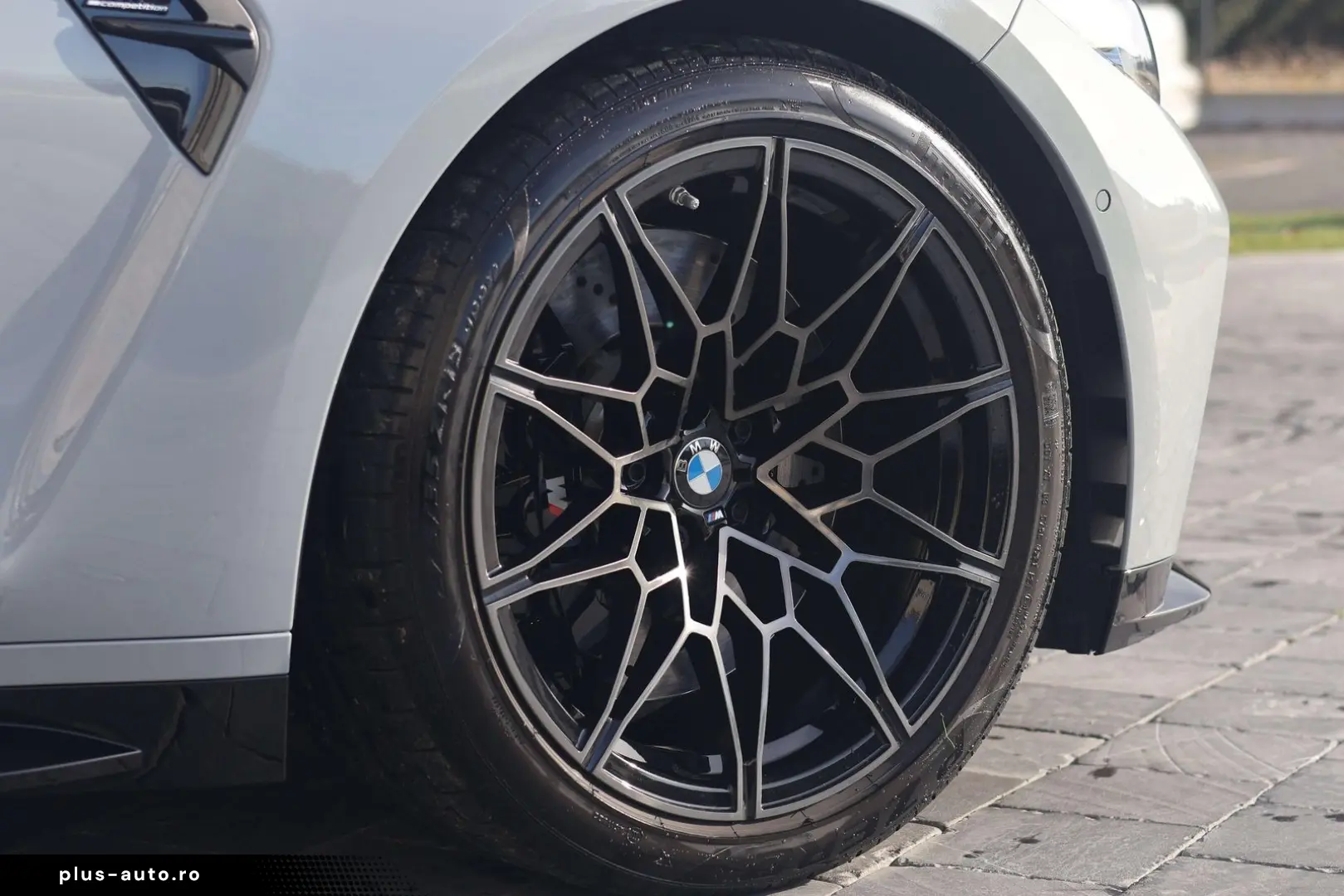 M3 Competition  Akrapovic  Carbon  H K  HUD  360