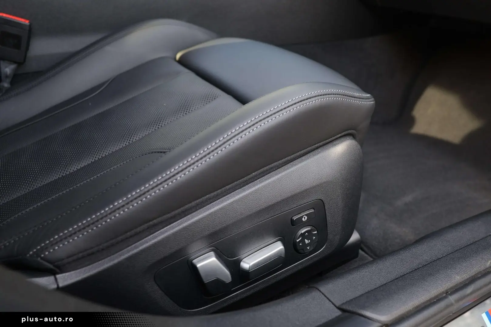 M3 Competition  Akrapovic  Carbon  H K  HUD  360