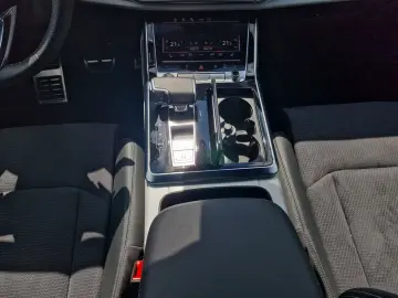 Q8 50 TDI qu S line MATRIX PANO STHZG Luft 22