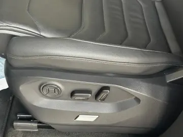 Touareg R-Line 4Motion 3.0 TSI Pano LED Head-Up