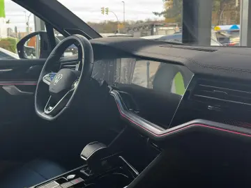 Touareg R-Line 4Motion 3.0 TSI Pano LED Head-Up