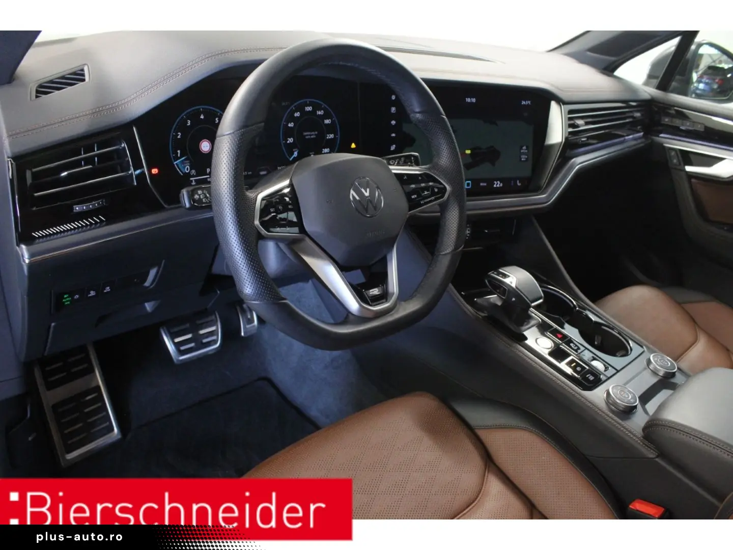 Touareg 3.0 TSI 2x R-Line 20 PANO AHK STAND