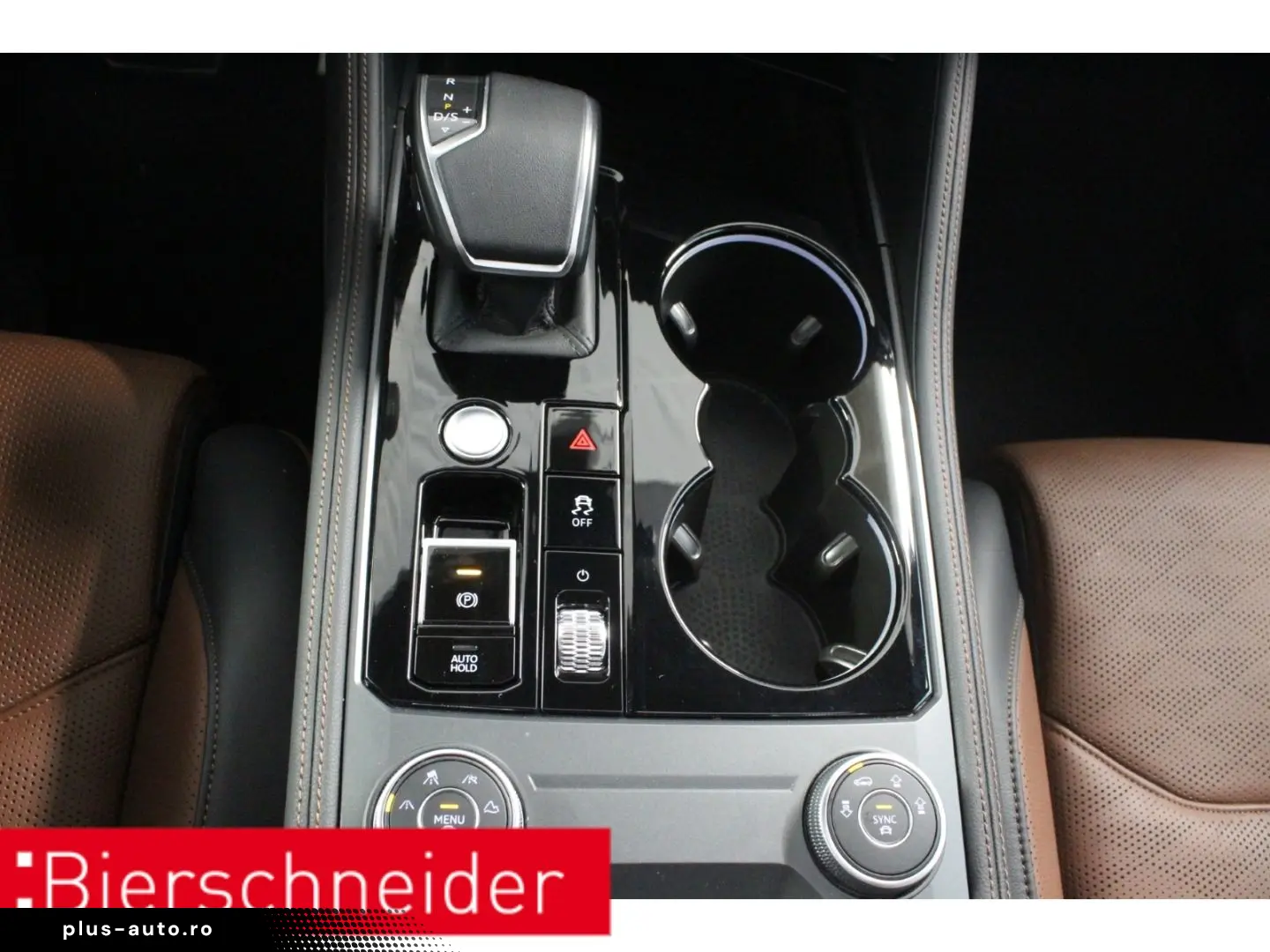 Touareg 3.0 TSI 2x R-Line 20 PANO AHK STAND