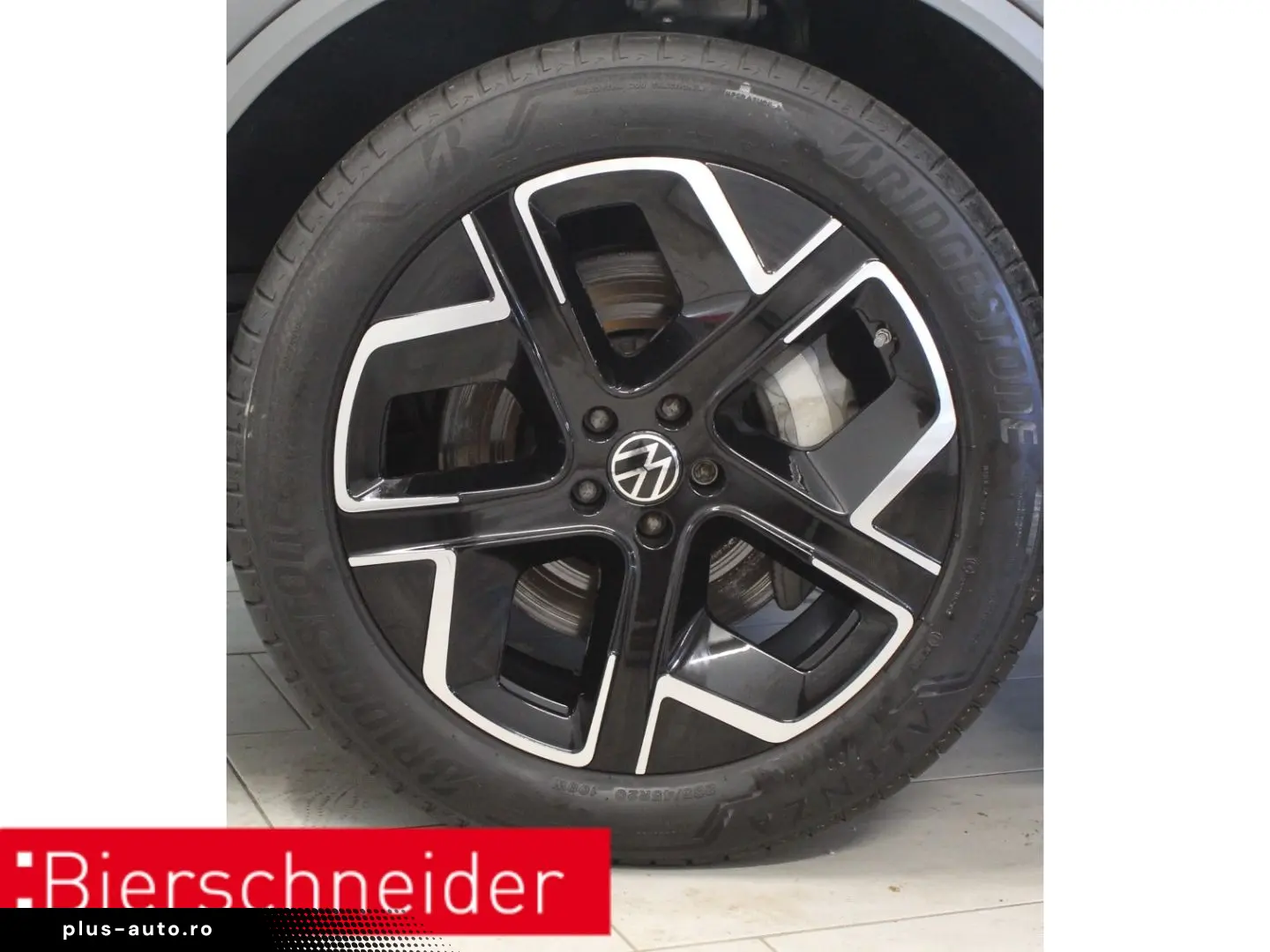 Touareg 3.0 TSI 2x R-Line 20 PANO AHK STAND