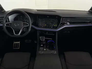 Touareg 3.0 TSI4M R-LINE  PANO  AHK  LUFT  MAS