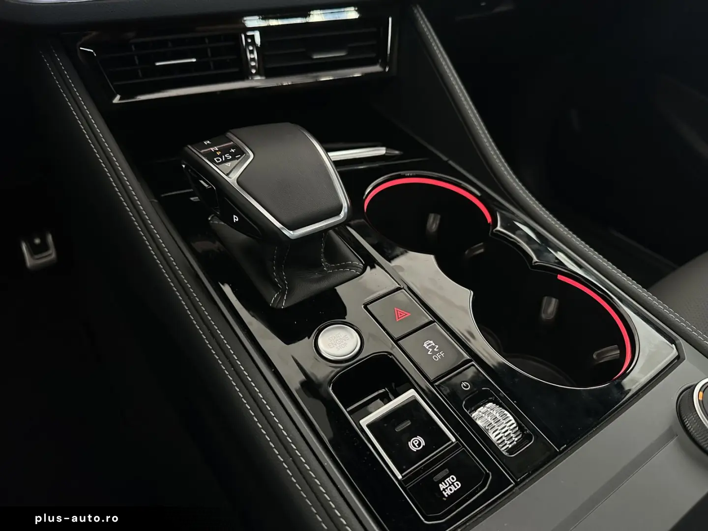 Touareg 3.0 TSI 4M R NACHT MASS SOFT AHK H&U 22