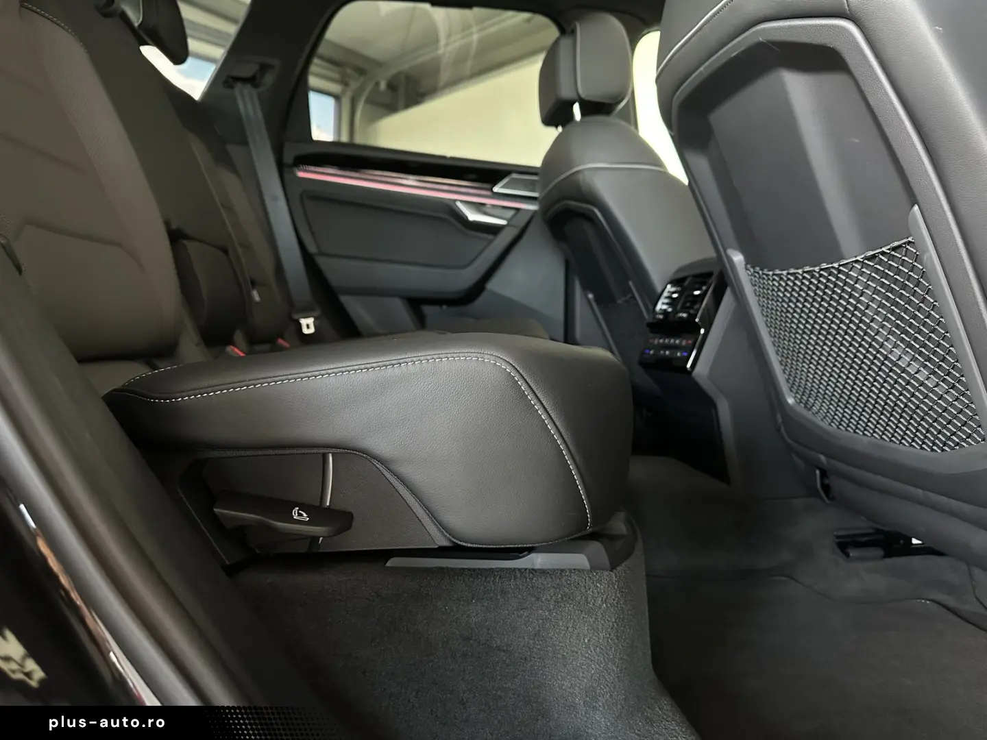 Touareg 3.0 TSI 4M R NACHT MASS SOFT AHK H&U 22