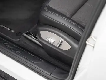 Macan AHK Panorama Dach Rückfahrkamera