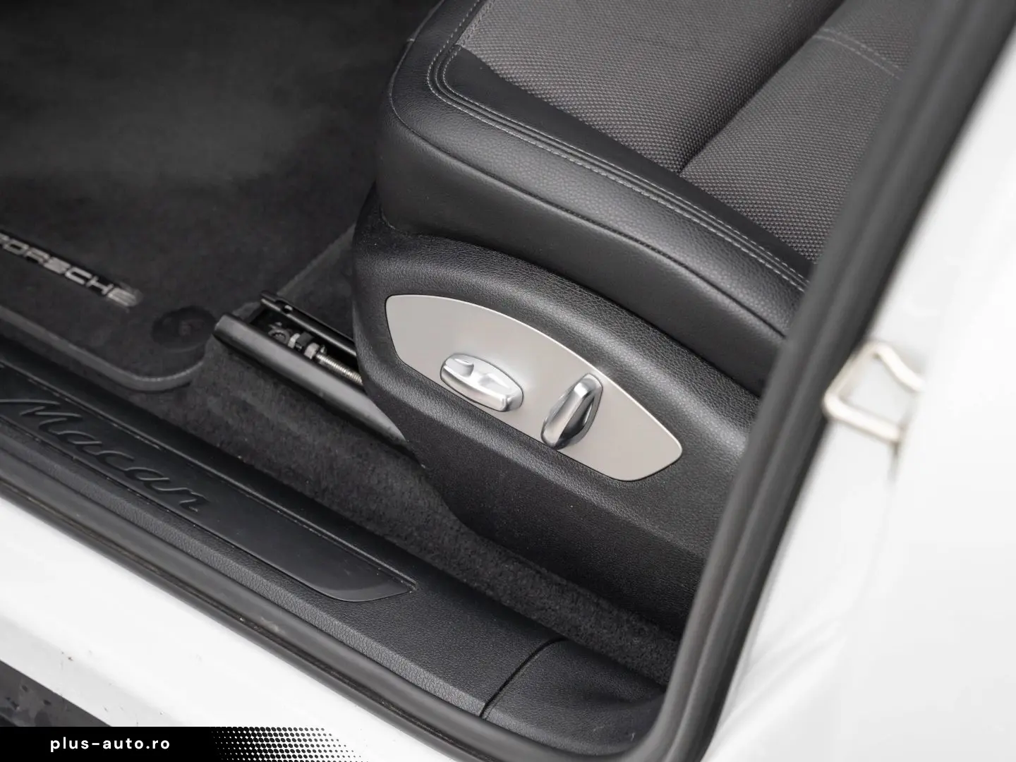 Macan AHK Panorama Dach Rückfahrkamera