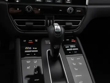 Macan AHK Panorama Dach Rückfahrkamera