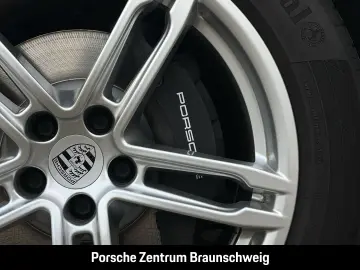 Macan BOSE Sportabgasanlage Panoramadach LED