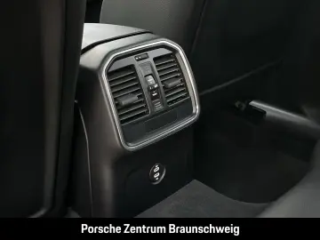 Macan BOSE Sportabgasanlage Panoramadach LED