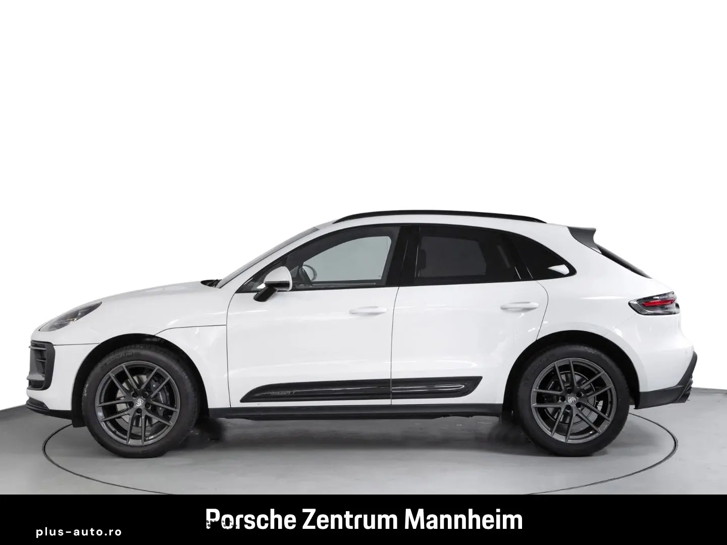 Macan T