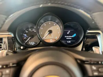 Macan S Pano AHK Nav Burmester StdHzg PASM 21