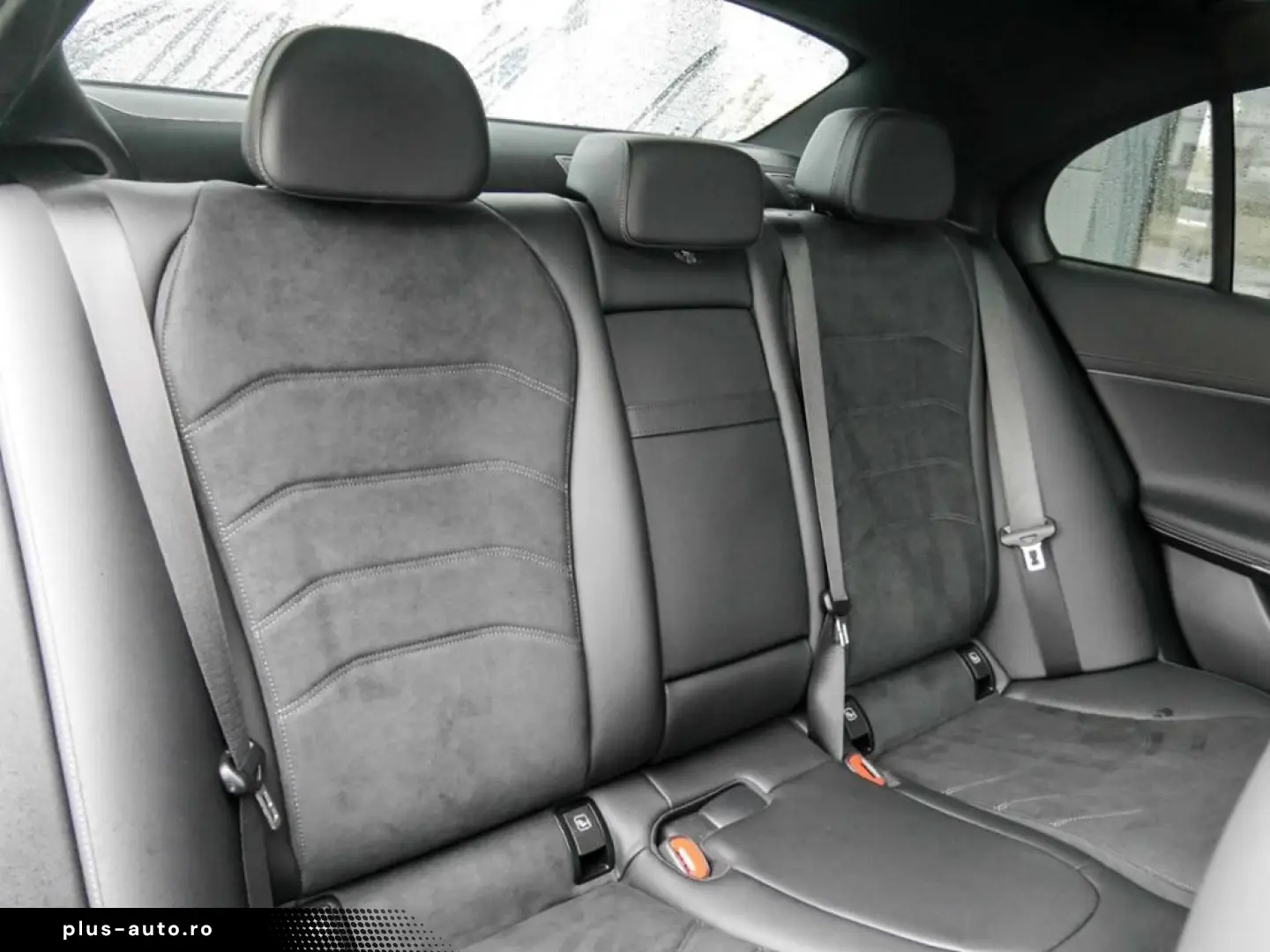 E 300 de 4M AMG-Sport Pano AHK Burm Dist Keyl 19