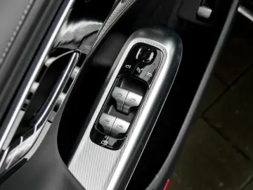 E 300 de 4M AMG-Sport Pano AHK Burm Dist Keyl 19