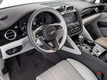 Bentayga V8 von BENTLEY FRANKFURT