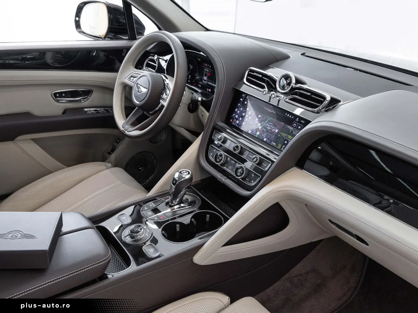 Bentayga V8 von BENTLEY FRANKFURT