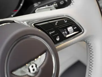 Bentayga V8 von BENTLEY FRANKFURT