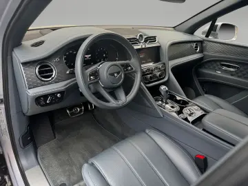 Bentayga V8 -1.HAND-BLACKLINE -BENTLEY BERLIN -