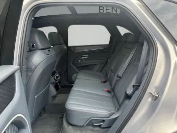 Bentayga V8 -1.HAND-BLACKLINE -BENTLEY BERLIN -