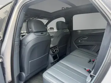 Bentayga V8 -1.HAND-BLACKLINE -BENTLEY BERLIN -