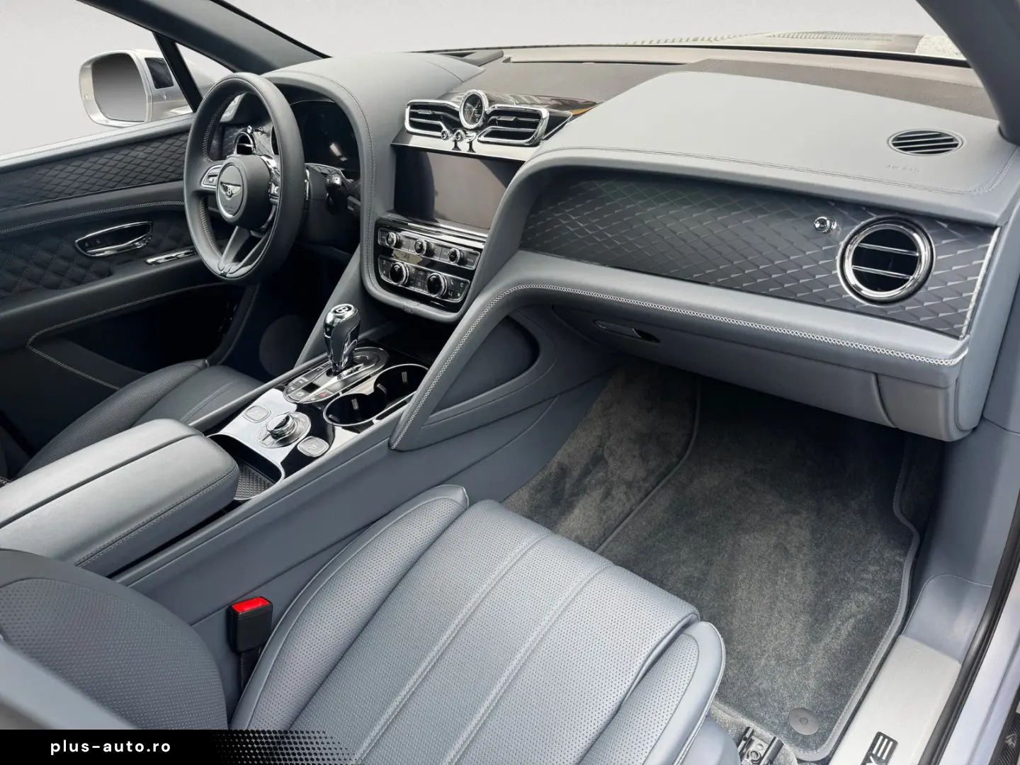 Bentayga V8 -1.HAND-BLACKLINE -BENTLEY BERLIN -