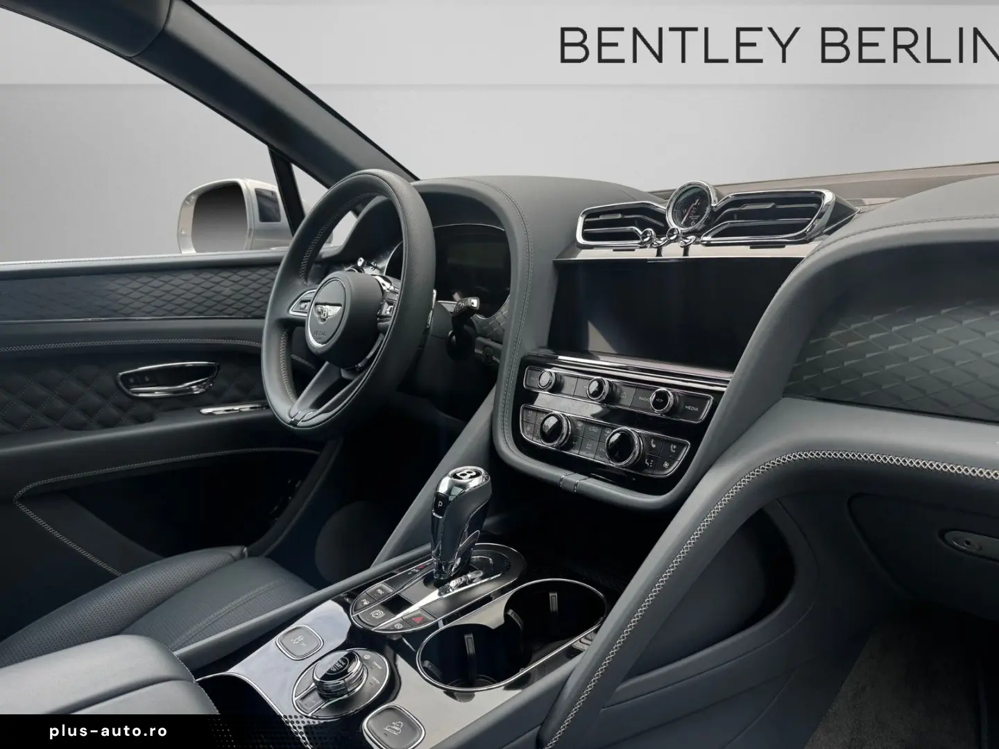 Bentayga V8 -1.HAND-BLACKLINE -BENTLEY BERLIN -
