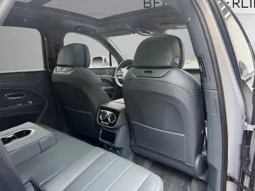 Bentayga V8 -1.HAND-BLACKLINE -BENTLEY BERLIN -