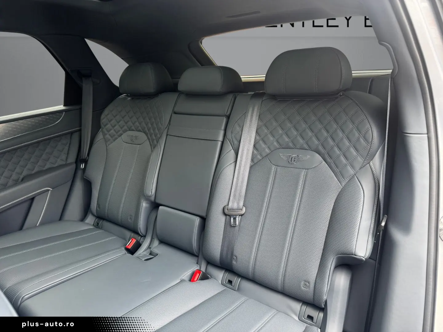 Bentayga V8 -1.HAND-BLACKLINE -BENTLEY BERLIN -